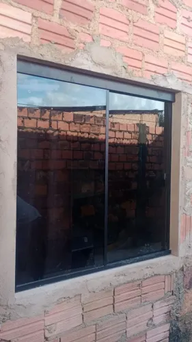 Janelas de vidro temperado novas