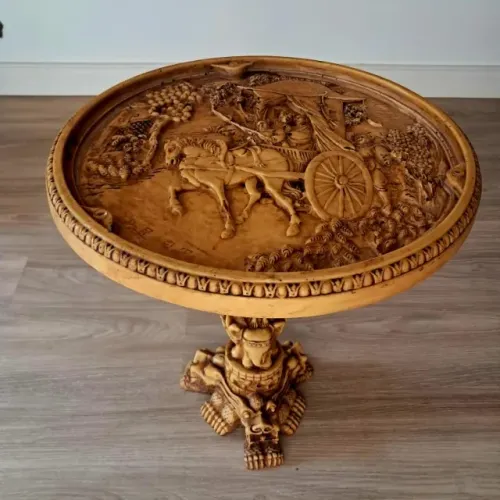 Mesa Oriental com Esculturas e Tampo de Vidro - Década de 60 - Raridade!