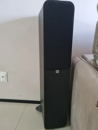 Par de caixas Torre Q ACUSTIC 3050c 