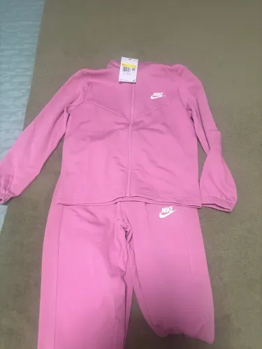 Conjunto Nike infantil - Veste 8 anos 