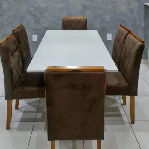 Mesa tampo com vidro e cadeiras em madeira maciça!!