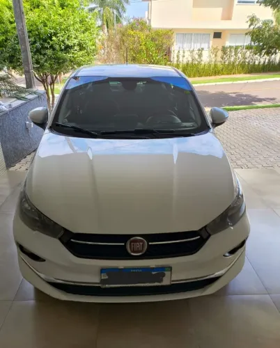 Fiat - Cronos 1.8 Sedan