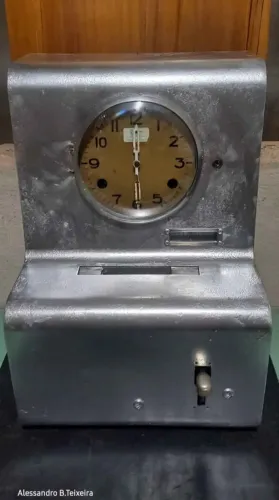 Antigo relógio de ponto Dimep