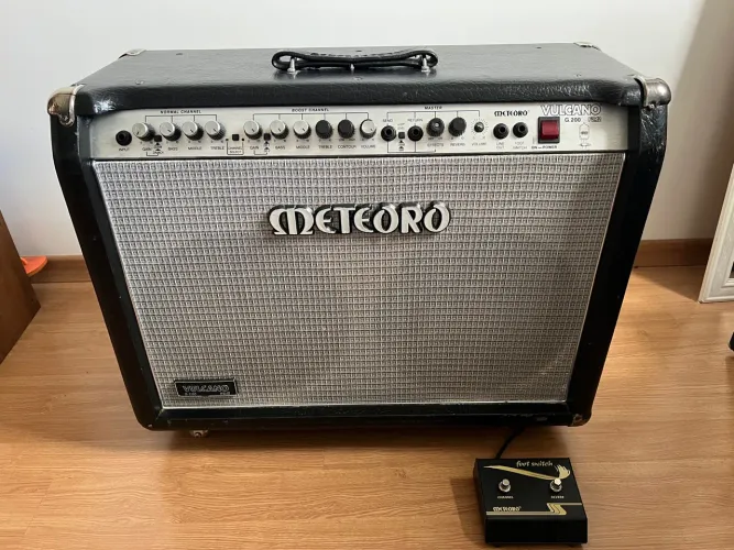 Amplificador Meteoro Vulcano G200