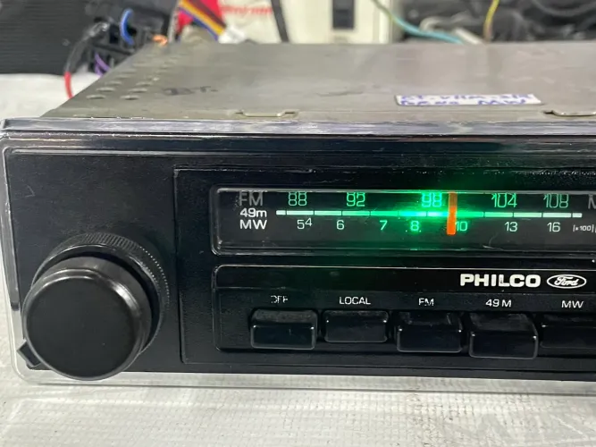 Auto radio philco com Bluetooth original Ford na oferta 399,99