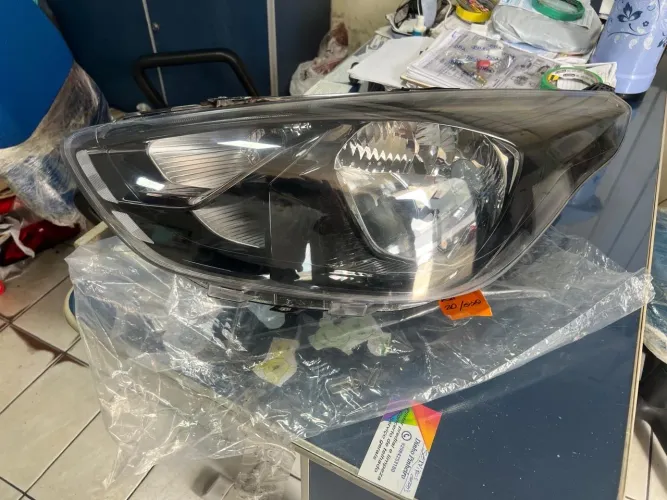 Farol Ford KA, SW4, Uno, Clio, lanterna corsa hatch