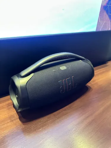 Oportunidade Única - Bombox 3 - Novíssima.