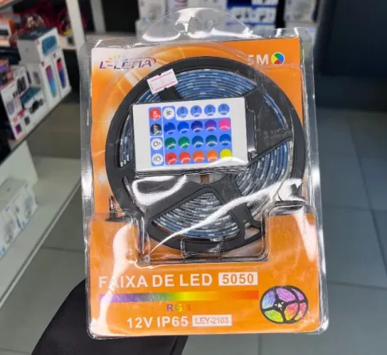 Ilumine Seu Espaço com Estilo! Fita LED 5050 - 5 Metros por Apenas R$ 59,90!