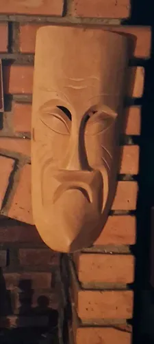 Belíssima peça Máscara escultura em Madeira 