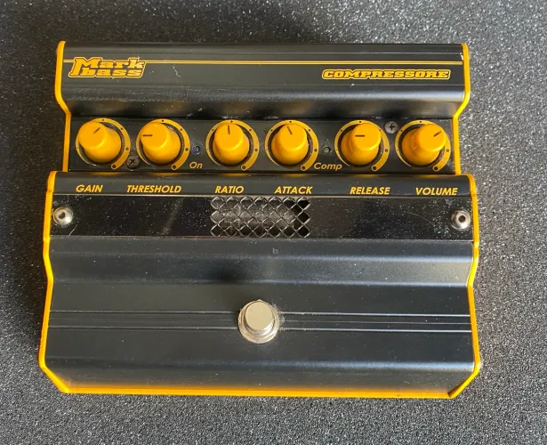 Pedal Compressor para baixo Markbass