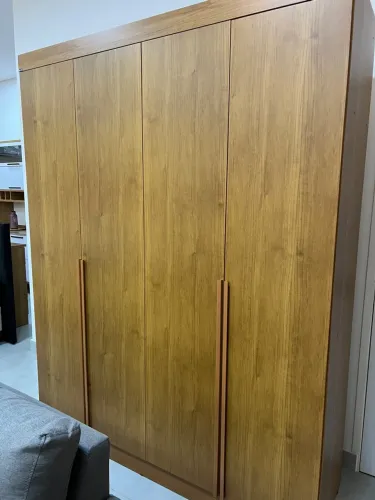 Guarda Roupa 4 Portas Cinamomo 100% MDF ULTIMA PEÇA 