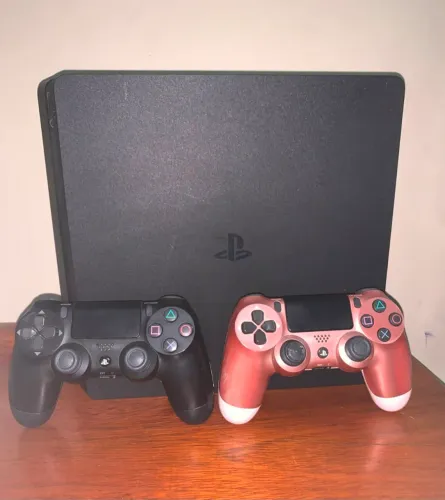 PS4 SLIM 1TB + 2 CONTROLES + JOGOS
