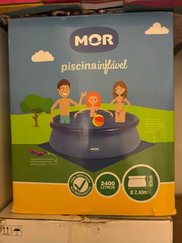 Piscina inflável portátil de 2400 litros 