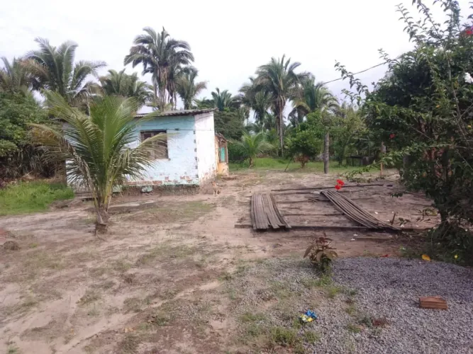 Venda um terreno bem grande no bairro quebra pote,valor 35 mil,mais posso deixa por 30 mil