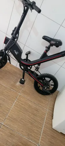 Baike motorizada elétrica  bem forte corre bem.