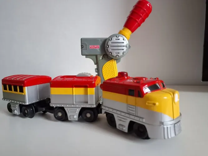 Trenzinho da ferrovia Geotrax 