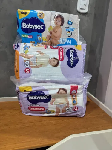 Vende-se fraldas baby sec tamanho M novas