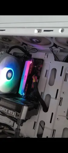 Memória RAM DDR 4 3200 HZ 2X8 (16GB)