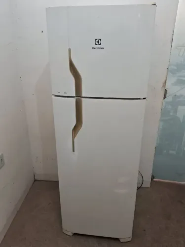 Geladeira Electrolux Modelo Novo. Faço entrega