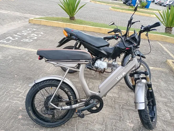 Vendo linda bicicleta elétrica 