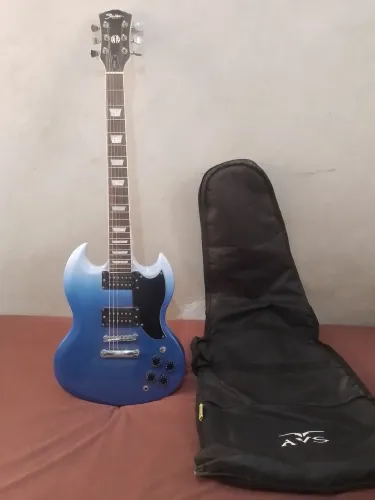 Vendo Guitarra SG + Caixa Meteoro