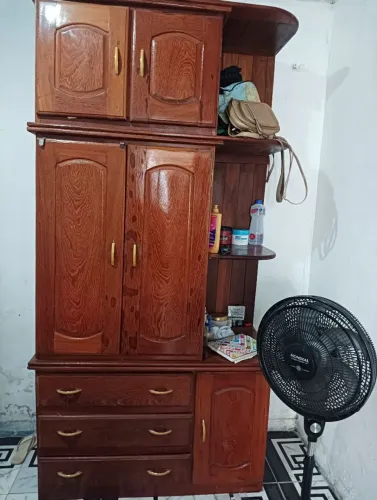 Vendo um guarda roupa 