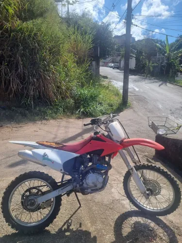 Moto de trilha CRF230 