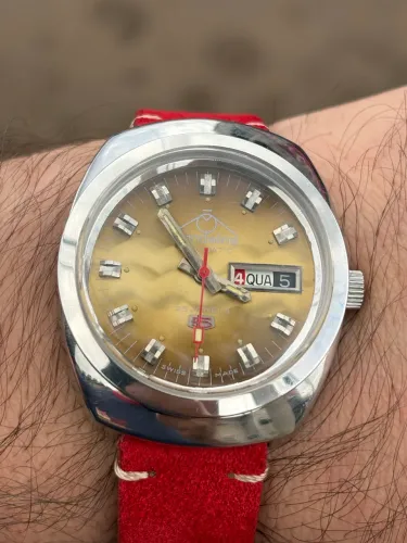 Mondaine suíço