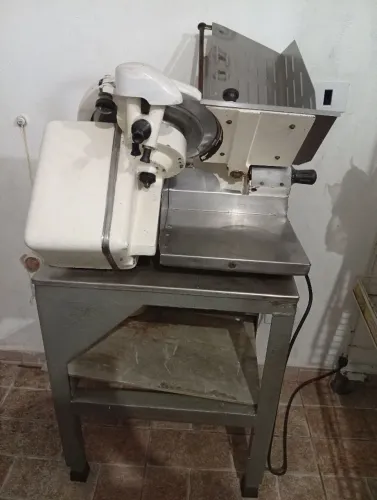 Cortador de Frios Filizola 101-S Profissional Fatiador de Presunto e Queijo
