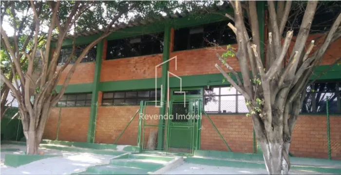 Galpão Comercial à Venda em Barueri-SP, Núcleo Residencial Célia Mota: 8 Salas, 4 Banheiro