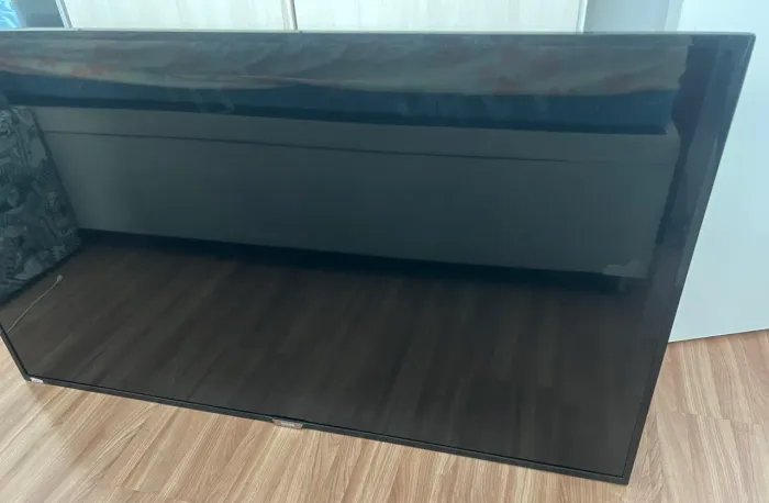 Televisão Philips 55 pol (Tela danificada)