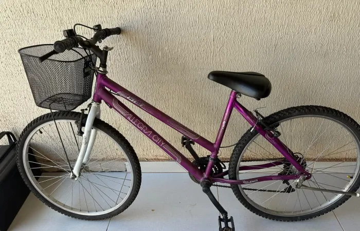 Bicicleta aro 26 com marcha