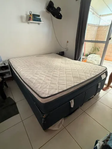 Cama King Size em Ótimo Estado? Maravilhoso Preço!