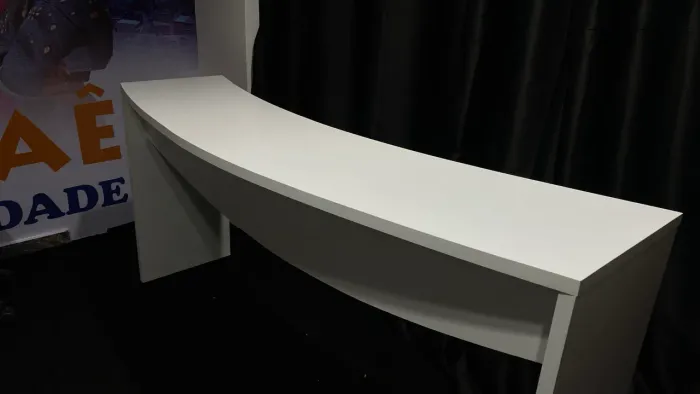 Mesa curva full white desmontável 