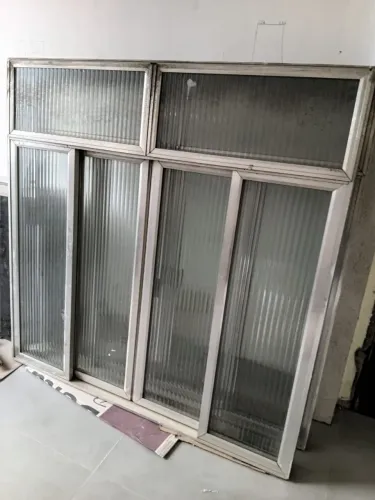 Vende-se 3 janelas 350 cada