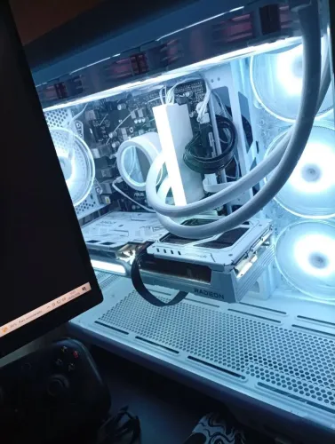 Placa de Vídeo Asrock 9060xt 8G