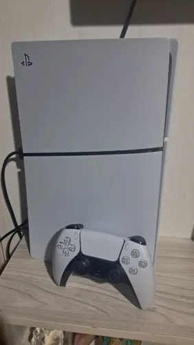Playstation 5 Slim Digital *1 MÊS DE USO - COM GTA 5 /GTA SA / GTA SA /THE LAST OF US ETC.