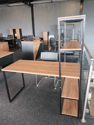 Mesa de Escritório Escrivaninha com 5 Prateleiras - 0,75x1,35x0,60cm - ENTREGAMOS!!