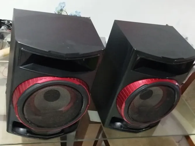 Vendo esse Par de Caixa de Som LG