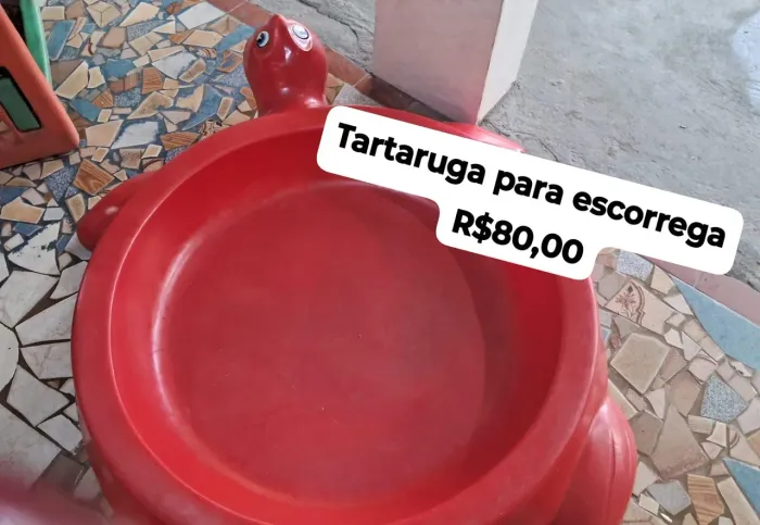 Móveis e Brinquedos Escolares 