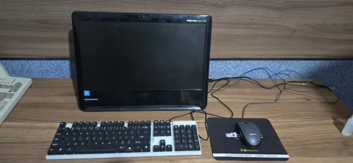 Computador All in One Positivo Master U1300 (4GB, HD 500GB) + Fonte Nova + Teclado e Mouse