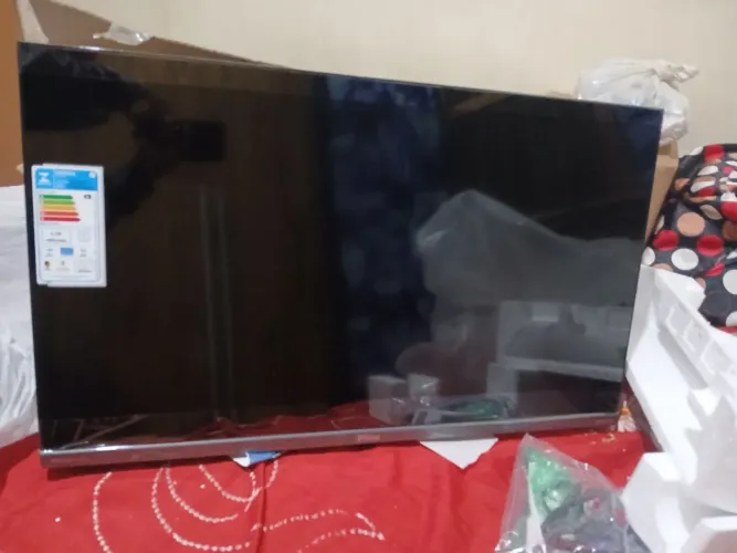 Smart TV NOVA,SEM USO