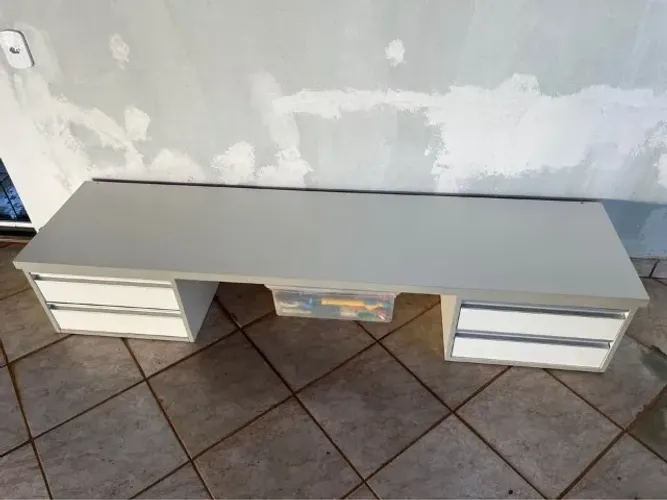 Móvel para fixar na parede