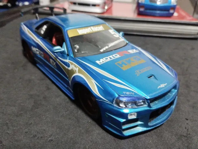 Miniatura antiga Nissan skyline GTR R34 1/24