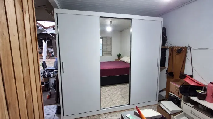 ? GUARDA-ROUPA 3 PORTAS COM ESPELHO? GUARDA-ROUPA 3 PORTAS COM ESPELHO