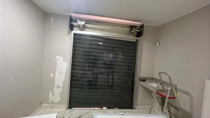 vidro fixo com ferragens