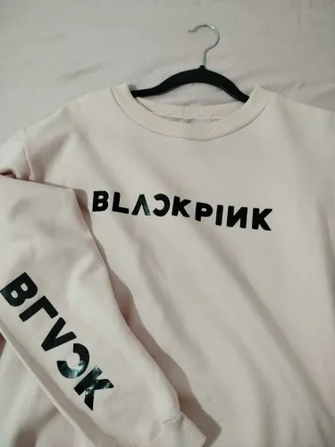 Moletom BLACKPINK rosa Lisa 97 ? pouco usado
