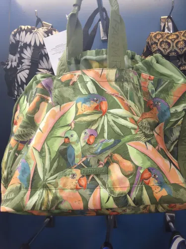 Bolsa carioca passarinhos verdes Farm nova (sem alça de ombro)