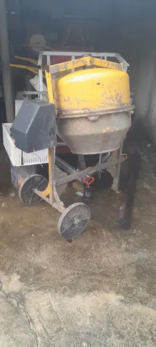 Betoneira Menegotti 150 litros