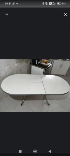 Mesa e cadeiras